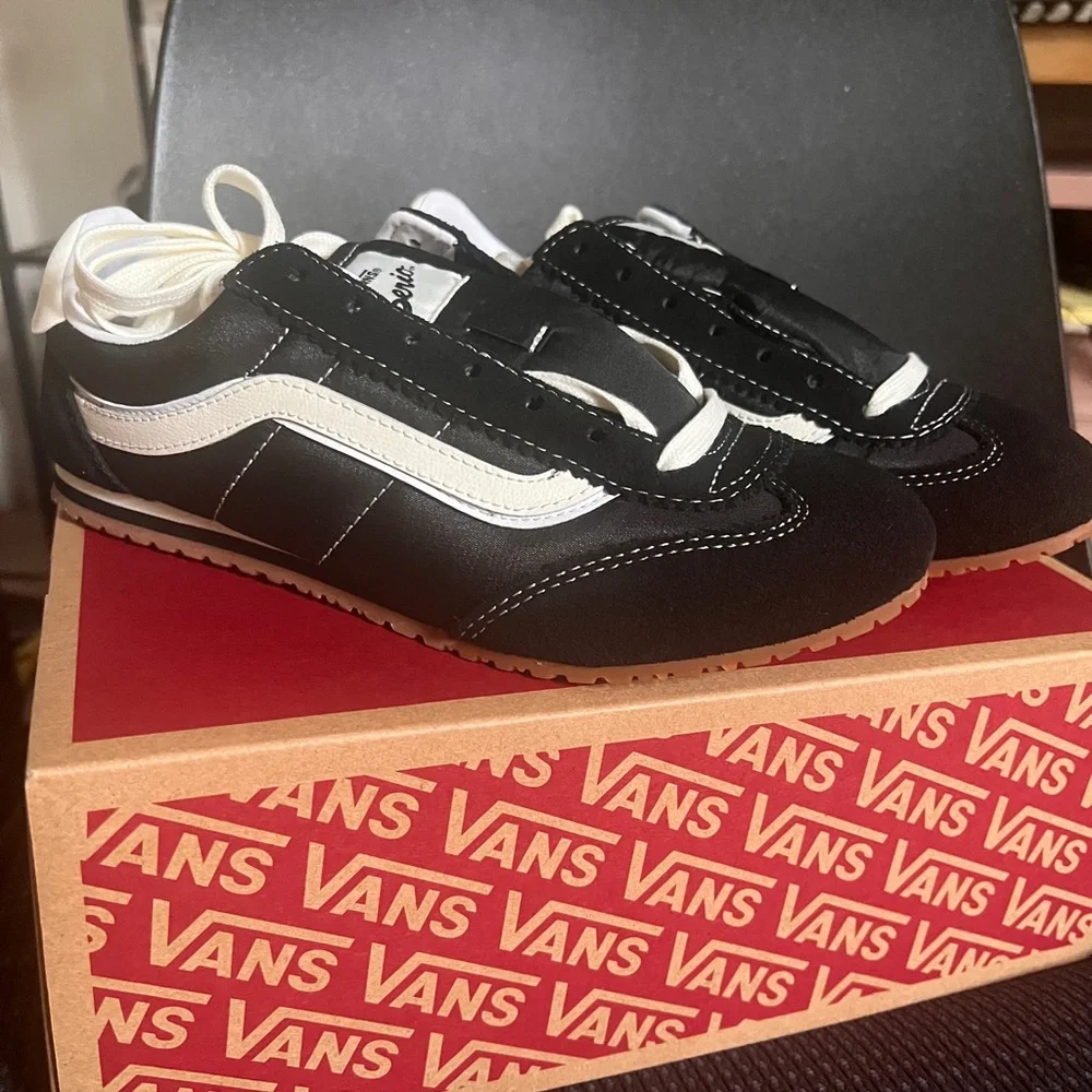 Vans Black and White super lowpro - Picture 1 of 3